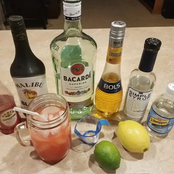 Bahama Mama (Alcoholic Cocktail Highball glass)