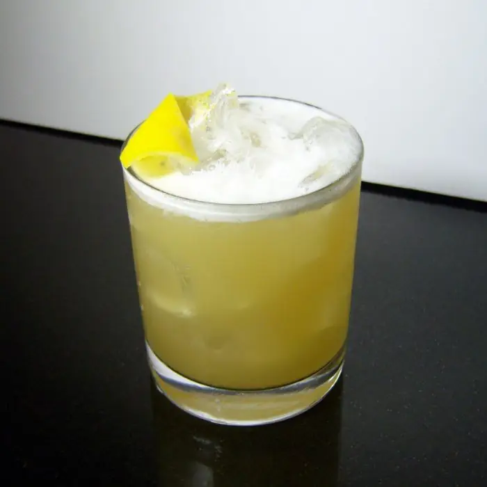 Boston Sour (Alcoholic Ordinary Drink Whiskey sour glass)