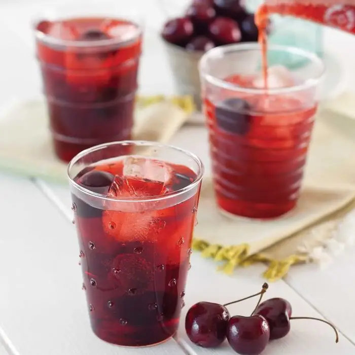 Cherry Rum (Alcoholic Ordinary Drink Cocktail glass)