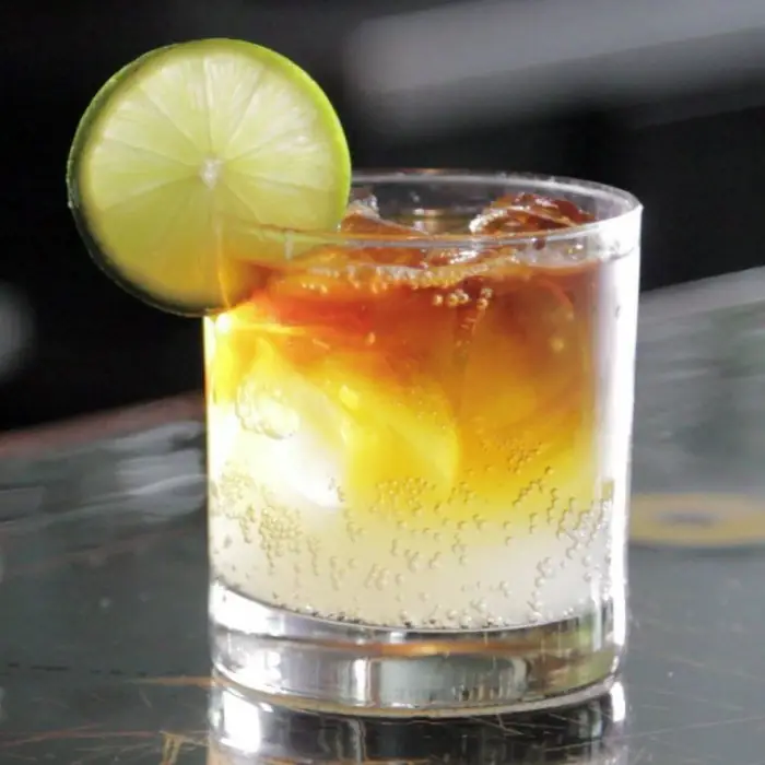 Dark and Stormy (Alcoholic Ordinary Drink Highball glass)