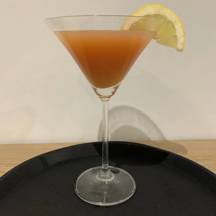 Flying Scotchman (Alcoholic Ordinary Drink Cocktail glass)
