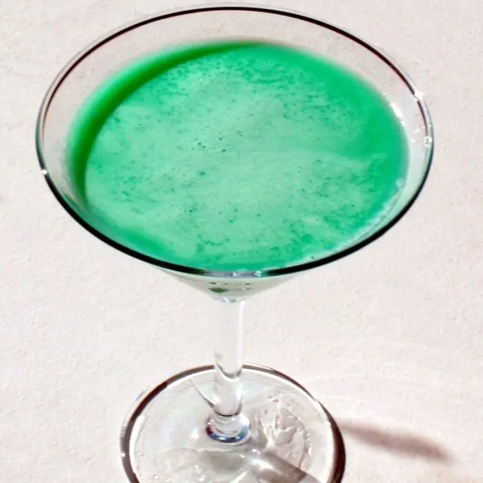 Grasshopper (Alcoholic Ordinary Drink Cocktail glass)