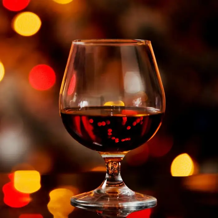 Kentucky B And B (Alcoholic Ordinary Drink Brandy snifter)