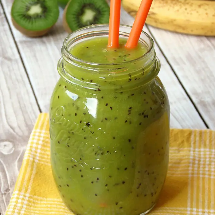 Kiwi Papaya Smoothie (Non alcoholic Other / Unknown Highball Glass)