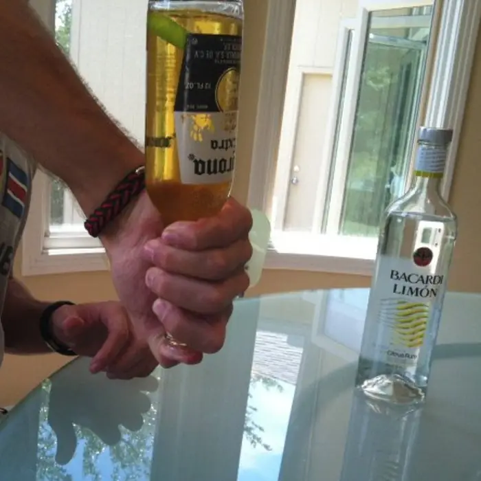 Limona Corona (Alcoholic Beer Beer Glass)