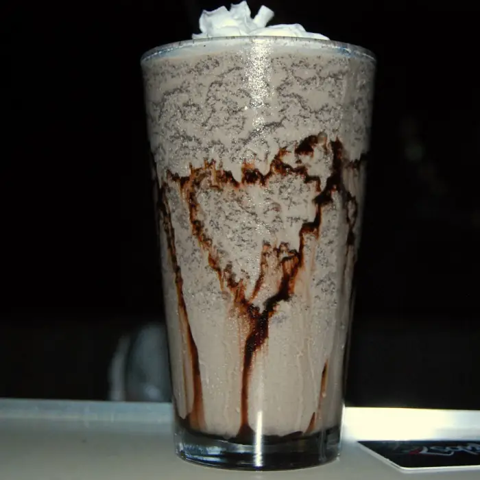Oreo Mudslide (Alcoholic Ordinary Drink Collins Glass)
