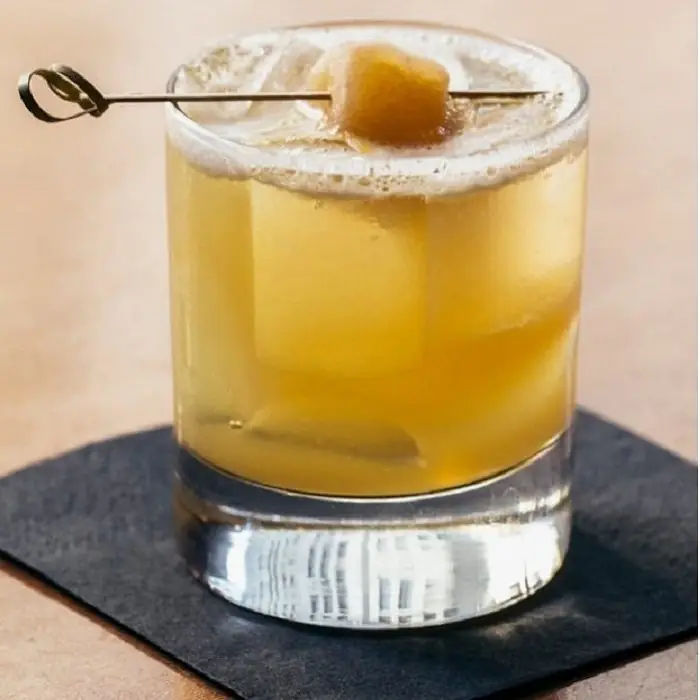 Penicillin (Alcoholic Cocktail Old-fashioned glass)