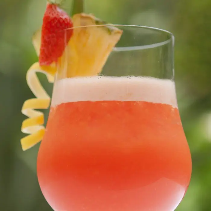 Pink Lady (Alcoholic Ordinary Drink Cocktail glass)