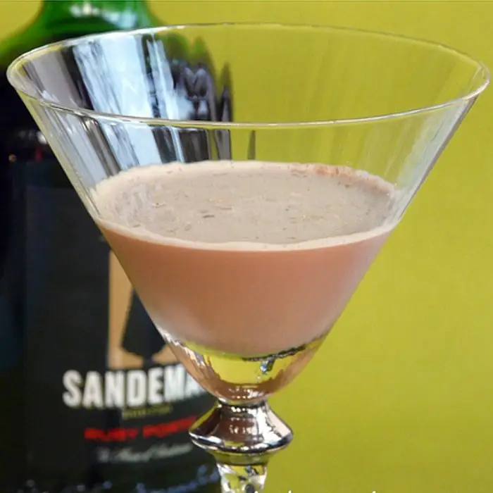 Port Wine Flip (Alcoholic Ordinary Drink Whiskey sour glass)